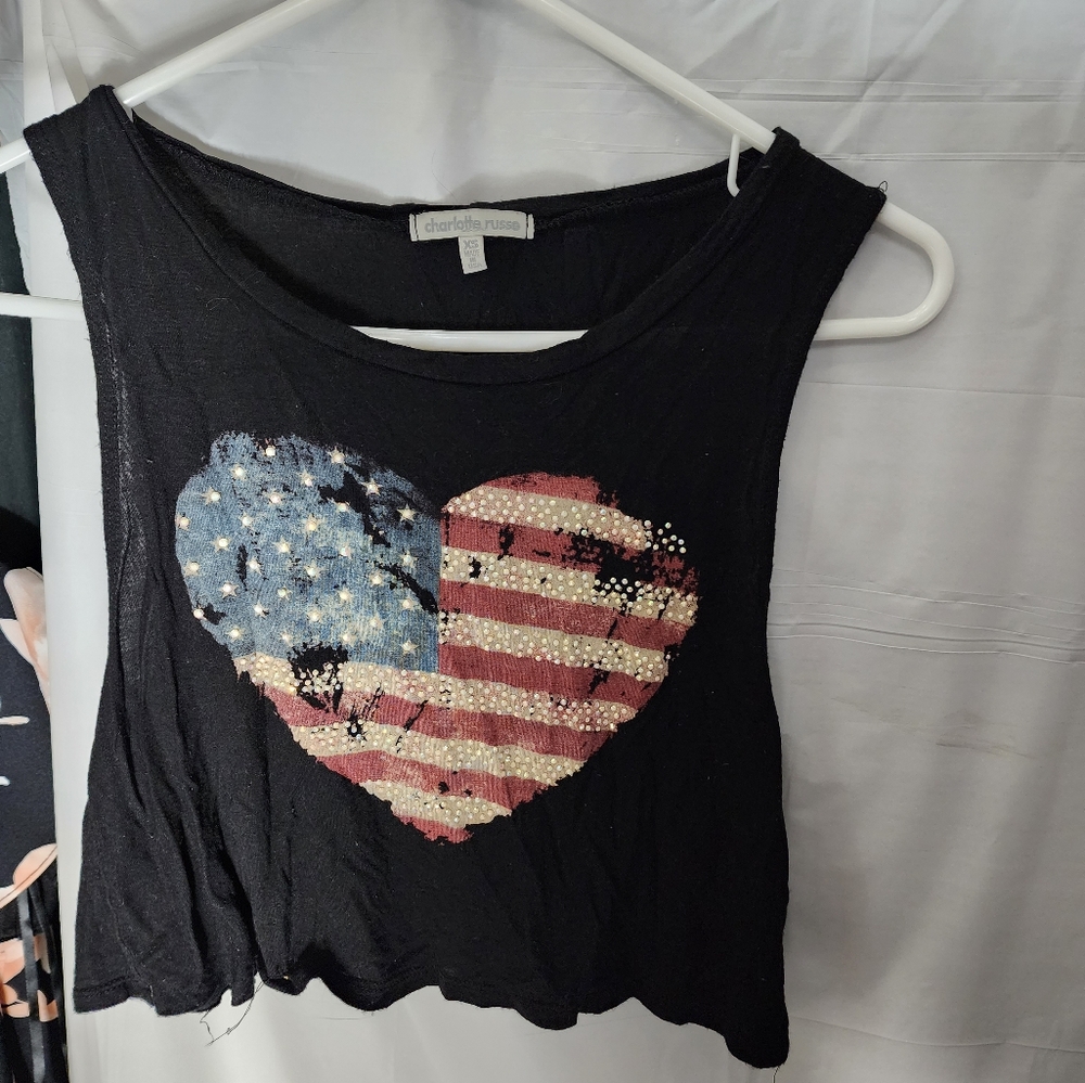 Charlotte Russe Black Heart Graphic Women's Crop Top XS